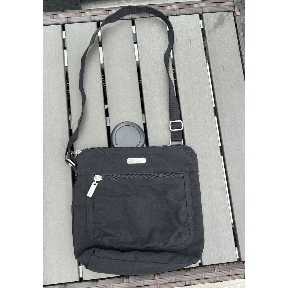 Baggallini Crossbody Bag‎ Nylon Black Travel Purse Zipper Adjustable Small